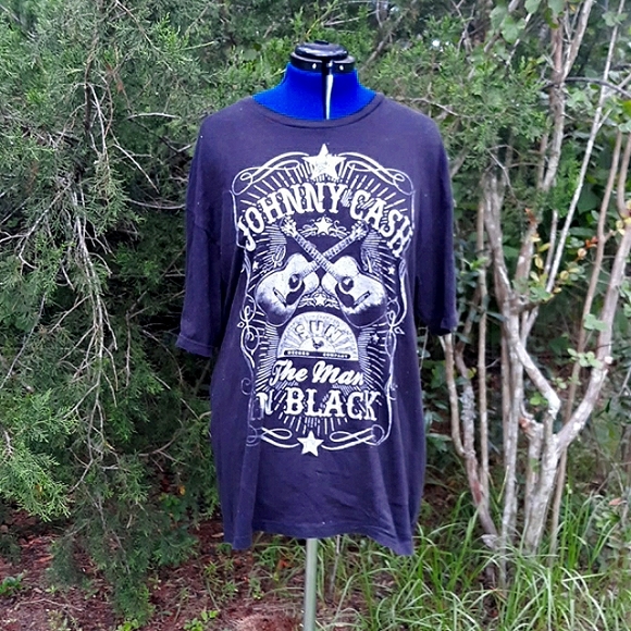Johnny Cash T-shirt Size 2x - Picture 1 of 2